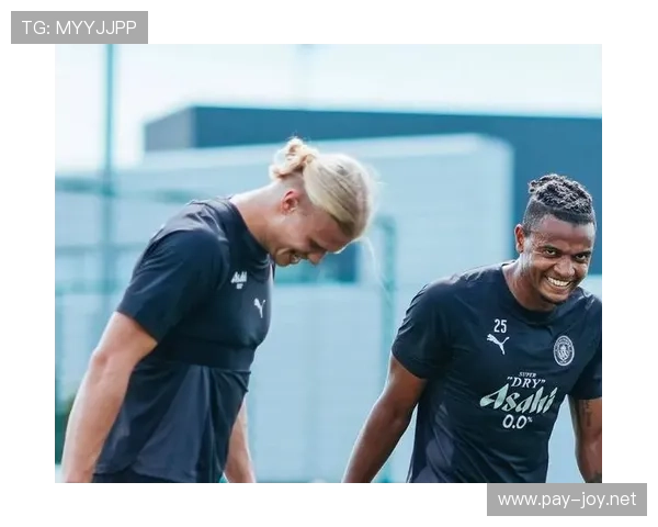 曼城中场从多点组织转向单点依赖，战术结构与进攻稳定性面临考验