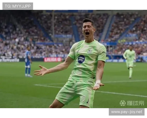 莱万多夫斯基西甲首季表现解析:转会后是否延续统治力 莱万多夫斯基西甲首季表现解析:转会后是否延续统治力