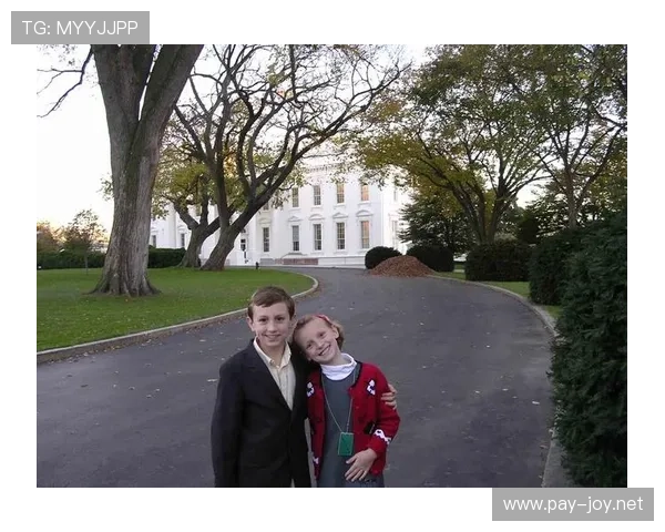 凯蒂·莱德基每天游50公里，吃饭像打卡上班