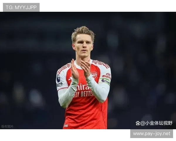 高位压迫中的组织者：厄德高的防守参与