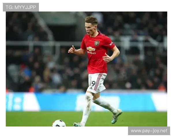 菲尔米诺与奥斯曼前压节奏的分化驱动利物浦进攻体系变迁